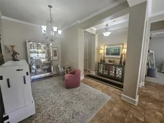 Photo #4: 21161019 Listing