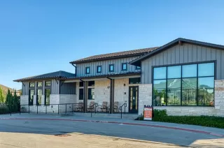 Photo #5: 21161529 Listing