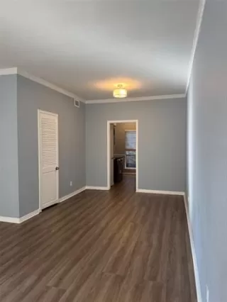 Photo #5: 21161755 Listing