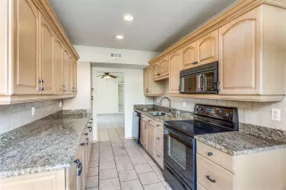 Photo #5: 21162449 Listing