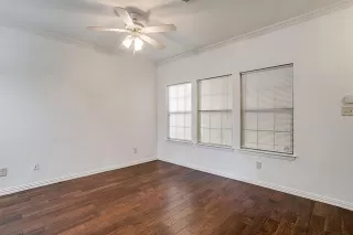 Photo #4: 21162961 Listing