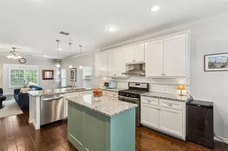 Photo #2: 21163498 Listing