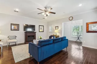 Photo #6: 21163498 Listing