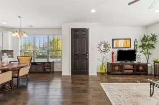 Photo #5: 21165368 Listing 