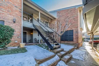 Photo #2: 21167650 Listing