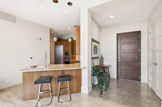 Photo #4: 21168012 Listing