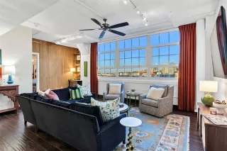 Photo #2: 21168351 Listing 