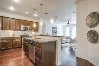 Photo #3: 21168561 Listing 