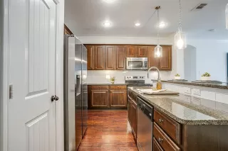 Photo #4: 21168561 Listing 