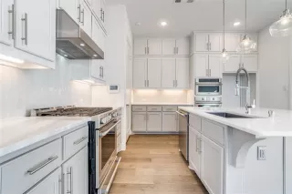 Photo #4: 21175464 Listing