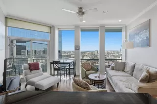 Photo #5: 21176173 Listing