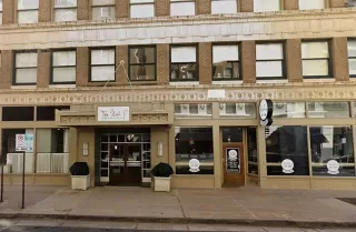 Browse active condo listings in NEIL P AT BURNETT PARK