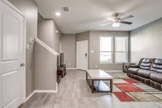 Photo #4: 21177394 Listing