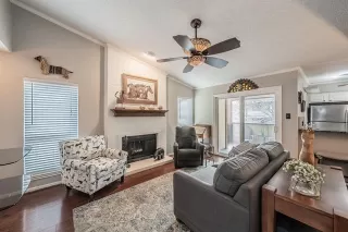 Photo #4: 21179368 Listing