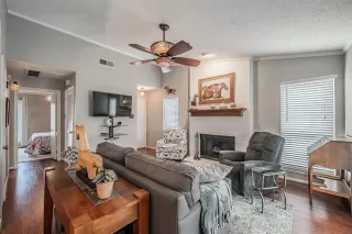 Photo #5: 21179368 Listing