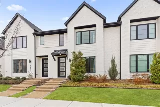 Photo #3: 21179688 Listing