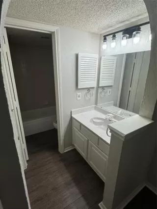 Photo #2: 21181294 Listing