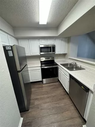 Photo #3: 21181294 Listing