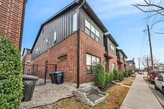 Photo #2: 21182599 Listing