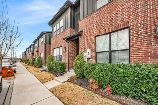 Photo #3: 21182599 Listing