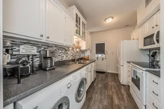 Photo #6: 21184532 Listing 