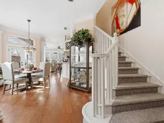 Photo #4: 21184709 Listing