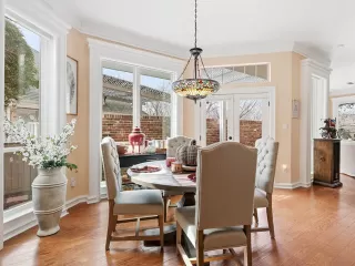 Photo #5: 21184709 Listing