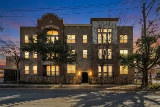 Photo #2: 21184822 Listing