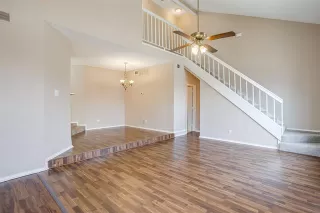 Photo #5: 21185064 Listing