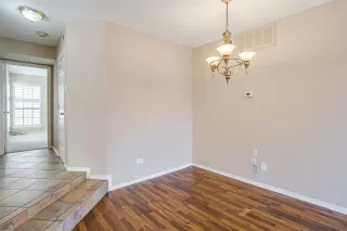 Photo #6: 21185064 Listing