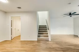 Photo #4: 21186413 Listing