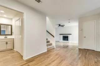 Photo #6: 21186413 Listing