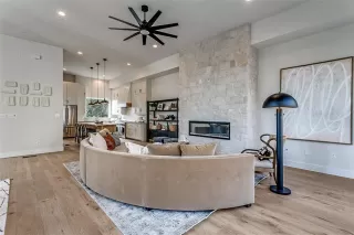 Photo #6: 21186797 Listing