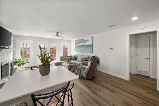 Photo #6: 21189470 Listing 