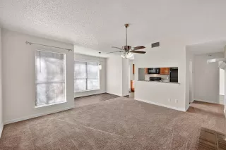 Photo #6: 21191623 Listing