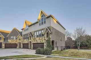 Photo #2: 21194176 Listing 