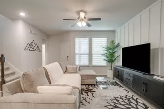 Photo #6: 21195353 Listing