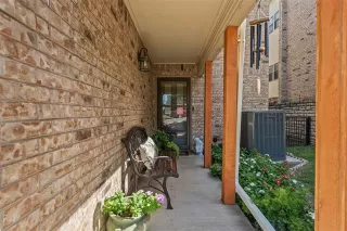 Photo #5: 21195920 Listing