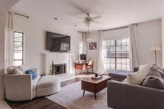 Photo #5: 21196228 Listing