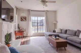 Photo #6: 21196228 Listing