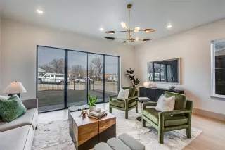 Photo #4: 21196482 Listing