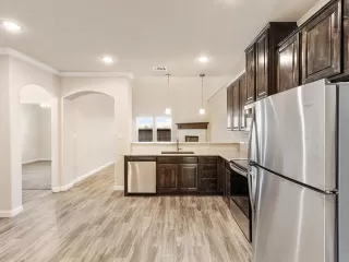 Photo #6: 21196574 Listing