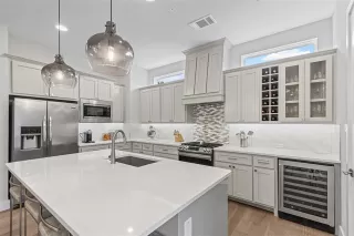 Photo #3: 21196661 Listing 