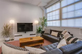 Photo #2: 21196890 Listing