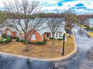 Photo #4: 21201198 Listing