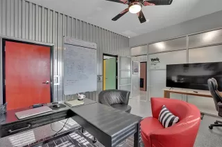 Photo #5: 21204440 Listing 