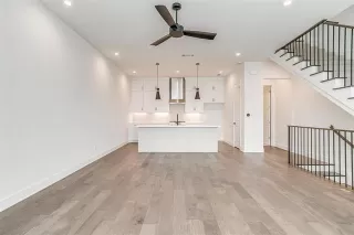 Photo #2: 21205348 Listing 