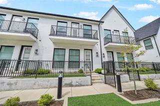 More Details about MLS # 21206196 : 130 GARDEN W COURT