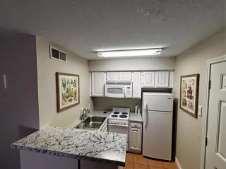 Photo #3: 21207845 Listing