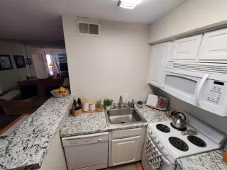 Photo #4: 21207845 Listing